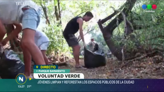 Voluntad verde: Limpian espacios verdes de la ciudad y reciclan los residuos