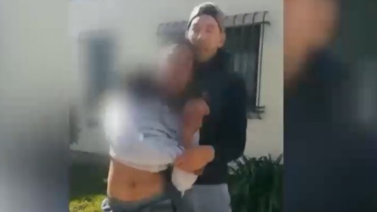 Provincia de Buenos Aires: corrió cuatro cuadras a un ladrón, lo detuvo y esperó a la Policía