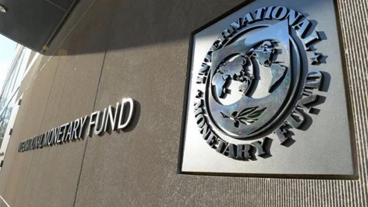 El FMI anunció que seguirá "al lado de Argentina en estos momentos desafiantes"