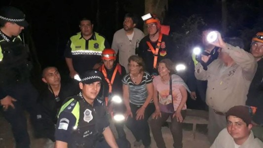Tucumán: dos hermanas jubiladas se perdieron en la selva... "Nos fuimos a la reverenda c... de la lora"