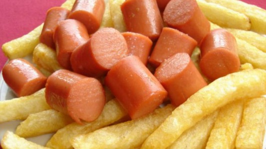 Comió solo papas fritas, salchichas y jamón durante años: quedó ciego