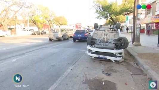Choque y vuelco sin heridos en Avenida Sabattini