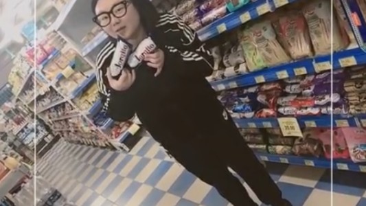 Yo y la crisis: Eva es furor en las redes por sus video-ofertas