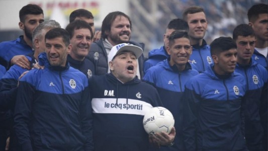 La emoción de Maradona al asumir como DT de Gimnasia