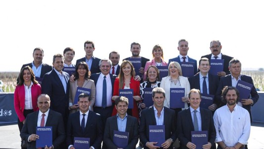 Alberto Fernández propuso crear "una capital alterna" en cada provincia