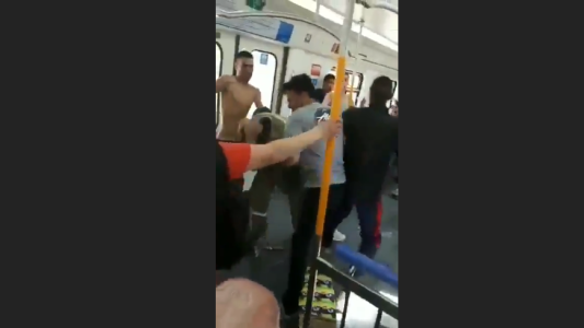 Buenos Aires: mirá el video de la violenta pelea de vendedores ambulantes en el Tren Roca