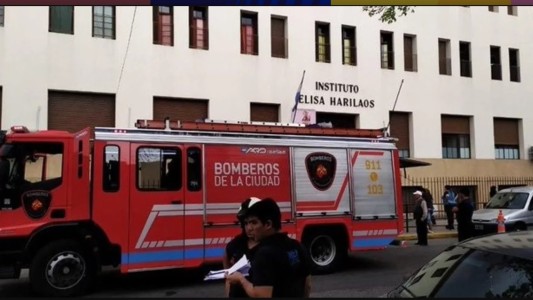 Buenos Aires: está grave un adolescente que cayó del segundo piso de una escuela en Flores