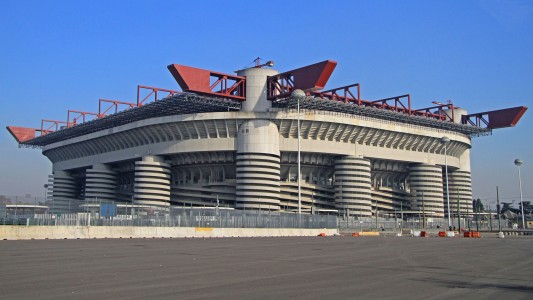 La ilusión óptica que sorprende de los hinchas abandonando el estadio San Siro