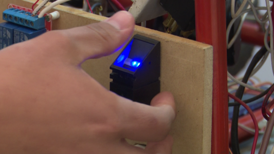 Feria de Ciencias: auto inteligente "a la cordobesa"