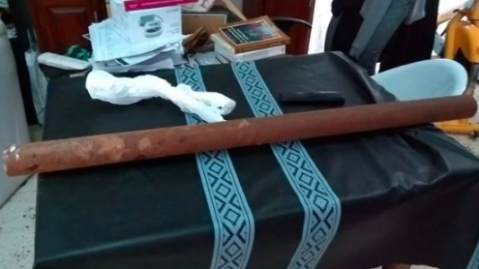 Trompadas y mazazos a un juez que se negó a entregar un auto a un conductor alcoholizado