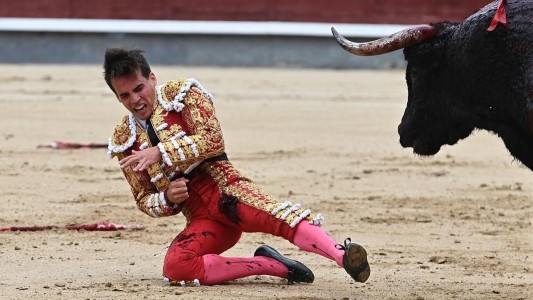 Video: el torero Gonzalo Caballero sufrió una dramática cornada