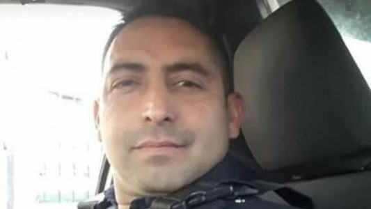 Un nene de 13 años entró a una comisaría y apuñaló a un oficial: "Me mandan a matar policías"