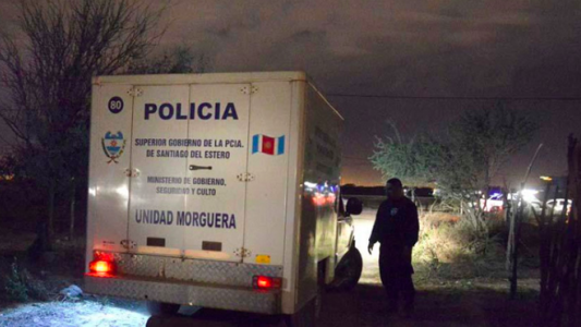 En un bebedero de animales hallaron muertos a una pareja y a su hijo