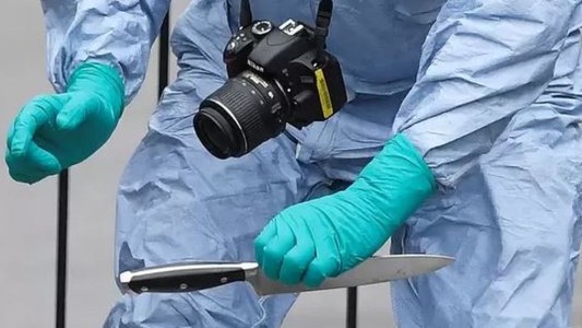 Encontró a un hombre violando a su mujer y le cortó el pene: podrían condenarlo a 8 años de prisión