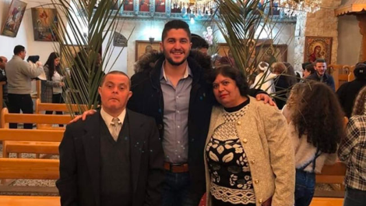 El joven que contó cómo es ser criado por un padre con síndrome de down