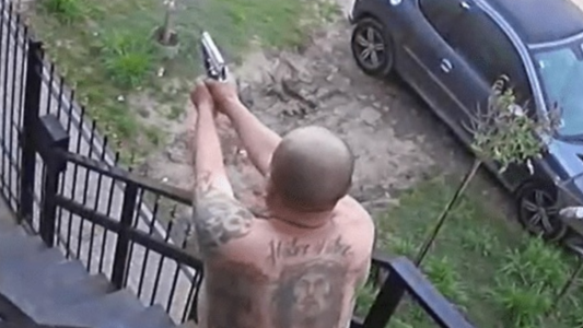 Video: defendió a su sobrino de una entradera a los tiros y mató a un ladrón