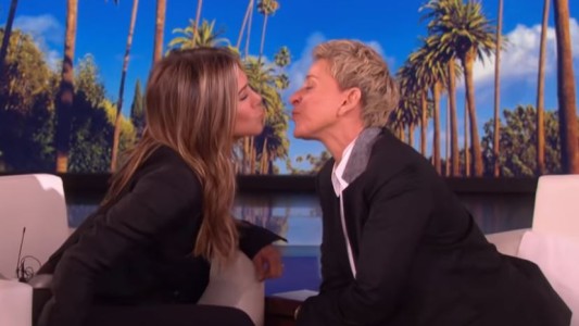 Jennifer Aniston y Ellen DeGeneres se besaron