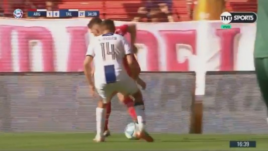 VIDEO: El caño de taco de Hauche sobre Tenaglia