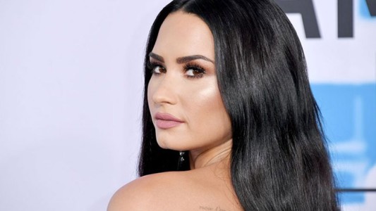 Demi Lovato causa furor en las redes con su disfraz de Halloween