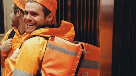 Gastón Soffritti se disfrazó de "delivery boy" y lo mataron en las redes sociales