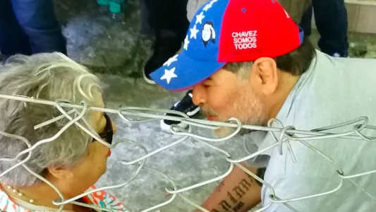 El encuentro de Diego Maradona y Hebe de Bonafini antes del clásico platense