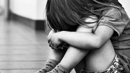 Australia: Golpeó a su hija con un cinturón por no hacer la tarea "correctamente"