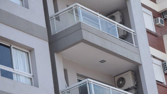 Corrientes: un chico de 16 años cayó desde un cuarto piso y murió