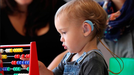 Pará la oreja: cómo cuidar la audición