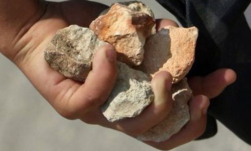 Pareja india de castas diferentes huyó para casarse: volvieron luego de tres años y su familia los mató a piedrazos