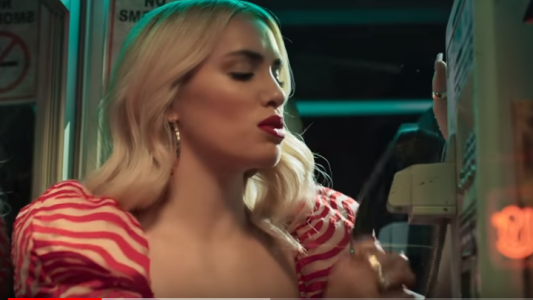 Lo nuevo de Lali Espósito: presentó "Como así" con CNCO