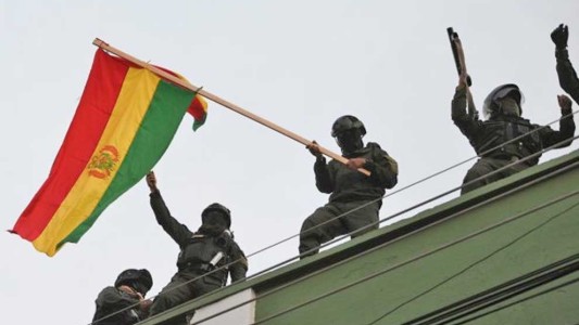 Bolivia: se amotinaron los policías que custodian la Casa de Gobierno