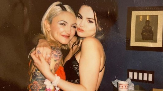 Selena Gómez y Julia Michaels se besaron en un recital