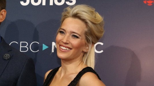 La foto de Luisana Lopilato saliendo de la ducha envuelta en una toalla