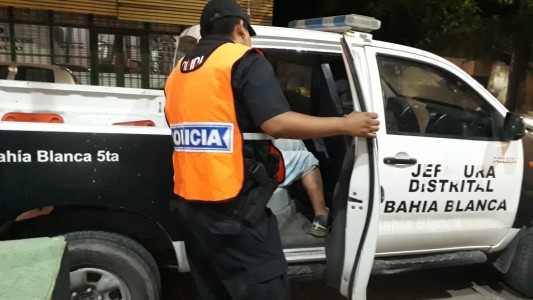 Un niño de 10 años encontró a su tío con los pantalones bajos junto a su hermana de 12