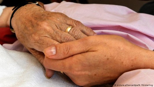 Suecia: ayudó a morir a su mujer enferma y lo condenaron a 18 meses de prisión