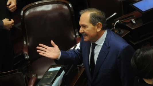 La policía custodia a la mujer que denunció por violación a Alperovich