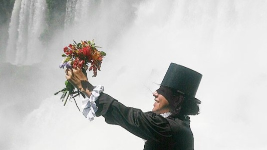 Video: el hombre que se casó con las cataratas del Iguazú