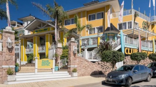 Un coordinador de viaje atrapó a un ladrón que robaba a huéspedes de un hotel