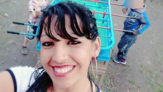 Una mujer pelea por su vida con el 85% del cuerpo quemado tras ser atacada por su pareja