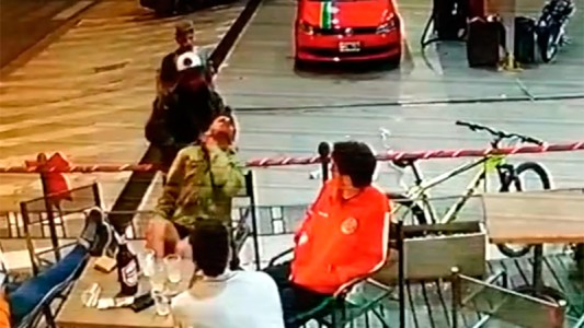 VIDEO: Violenta agresión con un machete para robarle la billetera