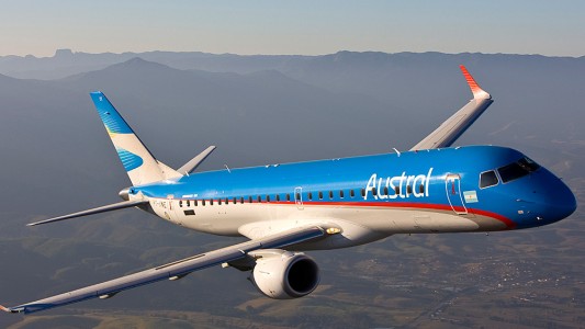 Salvan a una presunta víctima de trata en un avión de Austral en Ezeiza