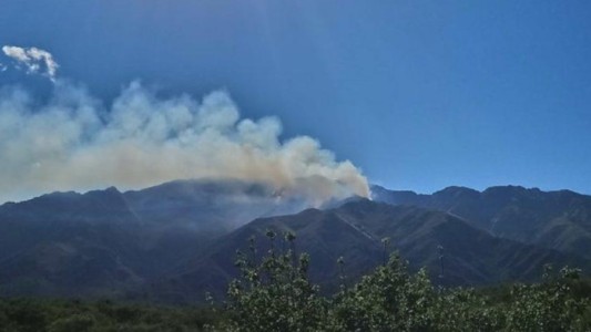 VIDEO: Al menos diez evacuados por incendios forestales en la provincia de Córdoba