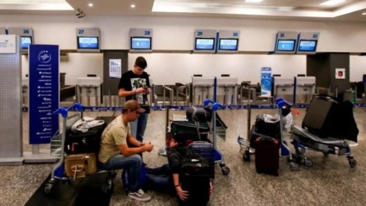 Gremio de aeronavegantes anunció paro en LATAM para el lunes