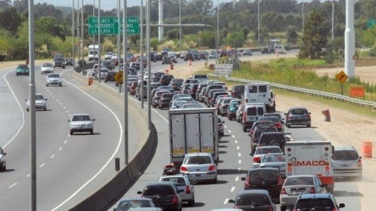 Éxodo de fin de año: 2400 autos viajan por hora hacia la Costa Atlántica