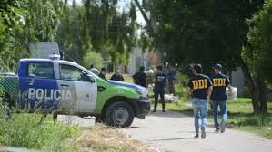 Autopsia: el asesino usó una cuchilla filosa para masacrar a una familia en La Plata