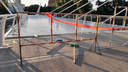 Colocarán adoquines en lugar de pintura atérmica en el "Puente caliente"