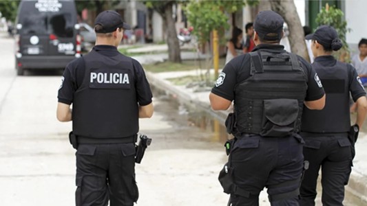 Santa Fe: policías podrán tener su arma lista para disparar