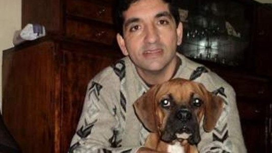 Encontró cheques al portador por 2 millones de pesos, los devolvió y le regalaron una pala