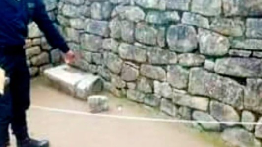 Argentino acusado de dañar Machu Picchu debe quedarse y pagar hasta resolver su situación judicial