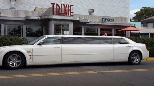 La historia de "Super Bestia", la lujosa limusina que se paseó hoy por Córdoba